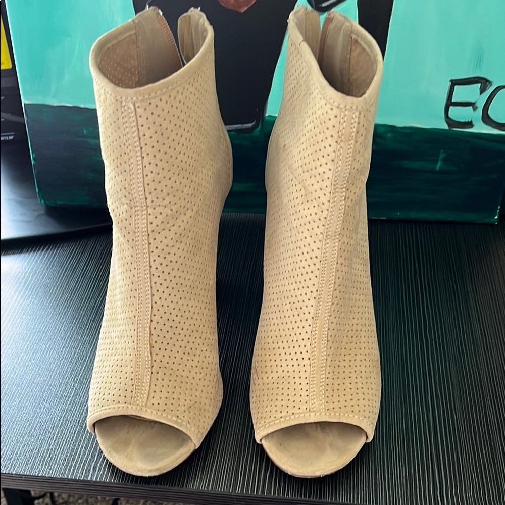 Dell Cream Ankle Booties with Modern Design